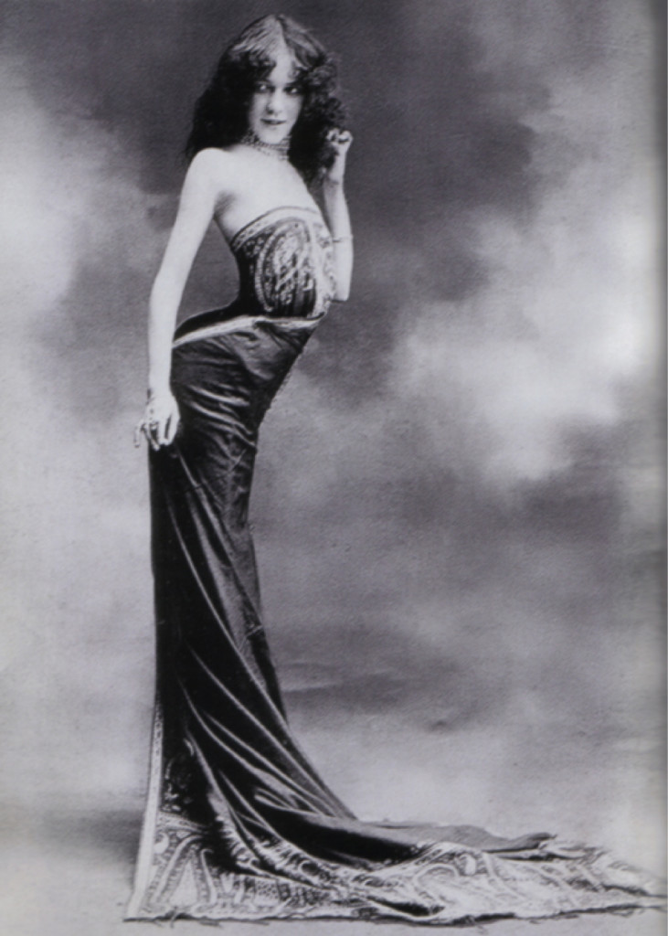 Edith-La-Sylphe-in-Sylphide-corset-circa-1900