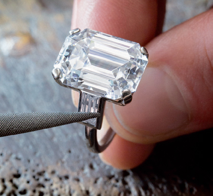 Chiếc nhẫn đính hôn kim cương 10,47 carat 