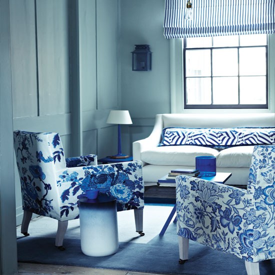 blue-and-white-living-room-decor