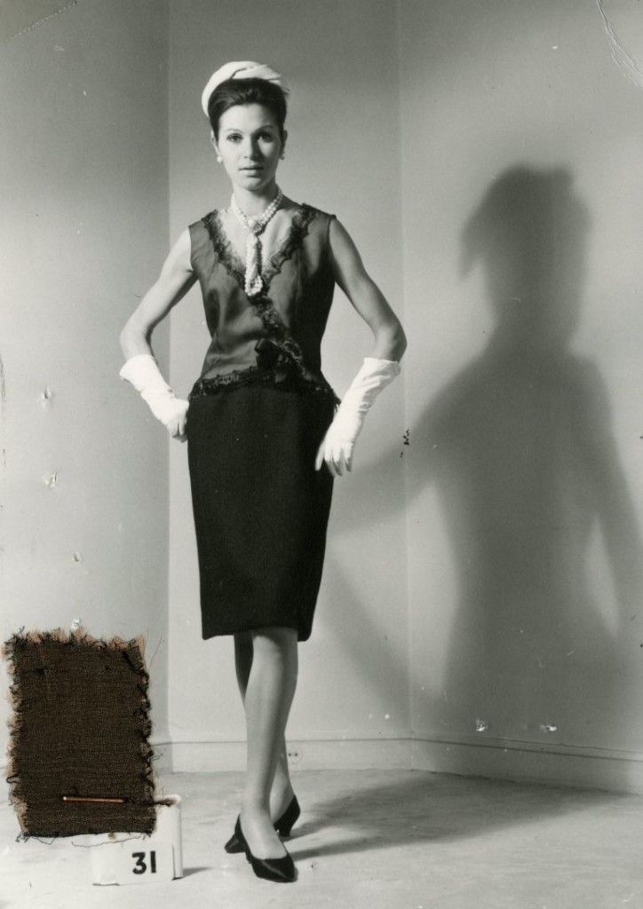 Áo blouse và váy bút chì, thiết kế năm 1965