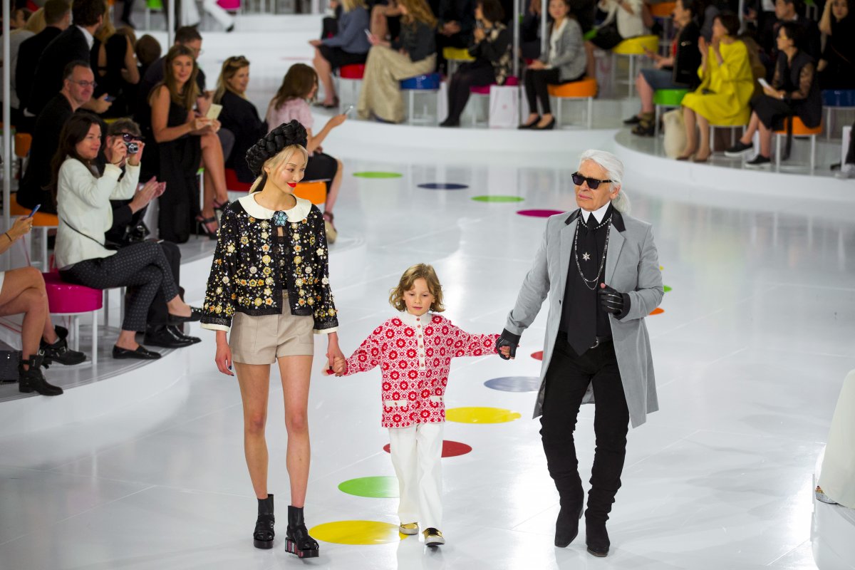 Video: Show diễn Chanel Cruise ở Seoul | Harper's Bazaar Việt Nam