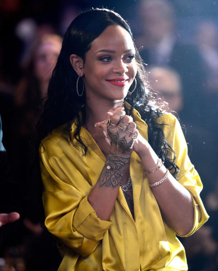 H Rihan Rihanna sắp tấn công vào thời trang với thương hiệu riêng | Harper's ...