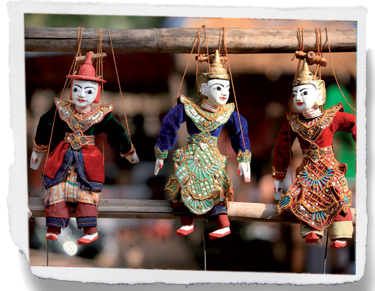 Những chuỗi rối làm từ gỗ và vải là đồ chơi truyền thống, vật lưu niệm phổ biến ở Myanmar. Chúng mô phỏng các vị thần, anh hùng... kể lại những câu chuyện huyền thoại của xứ sở này cho du khách.