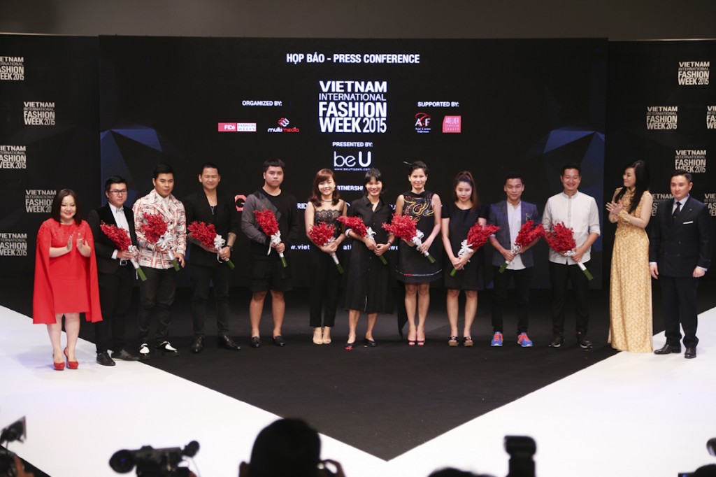 HOP-BAO-VIETNAM-INTERNATIONAL-FASHION-WEEK2015_0025