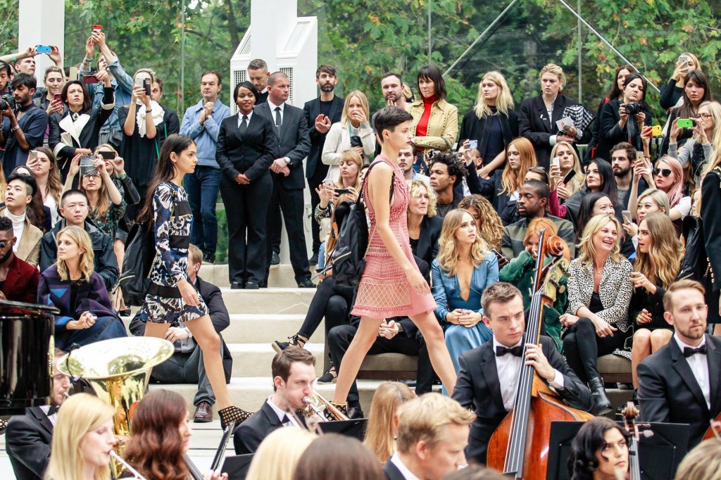 burberry-spring2016show-12