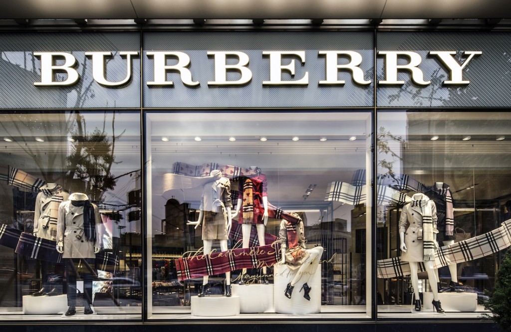 BURBERRY-2015_STORE_IMAGES_KOREA_SEOUL_RGB_CROPPED_04