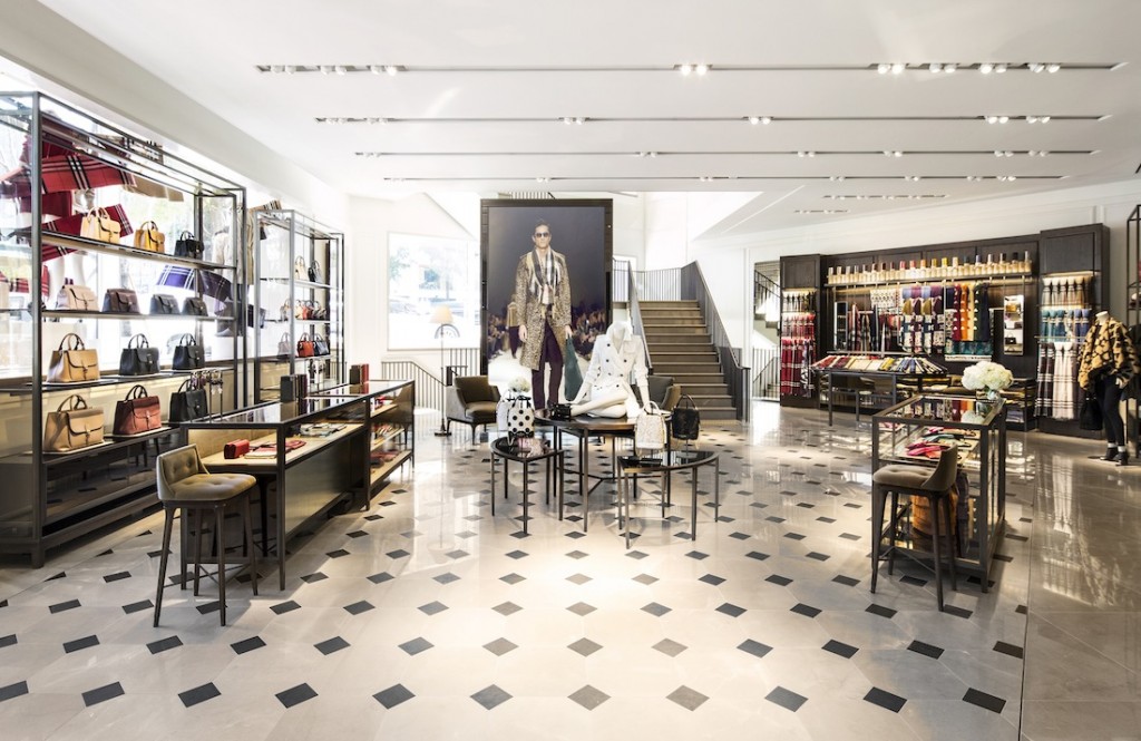 BURBERRY-2015_STORE_IMAGES_KOREA_SEOUL_RGB_CROPPED_12