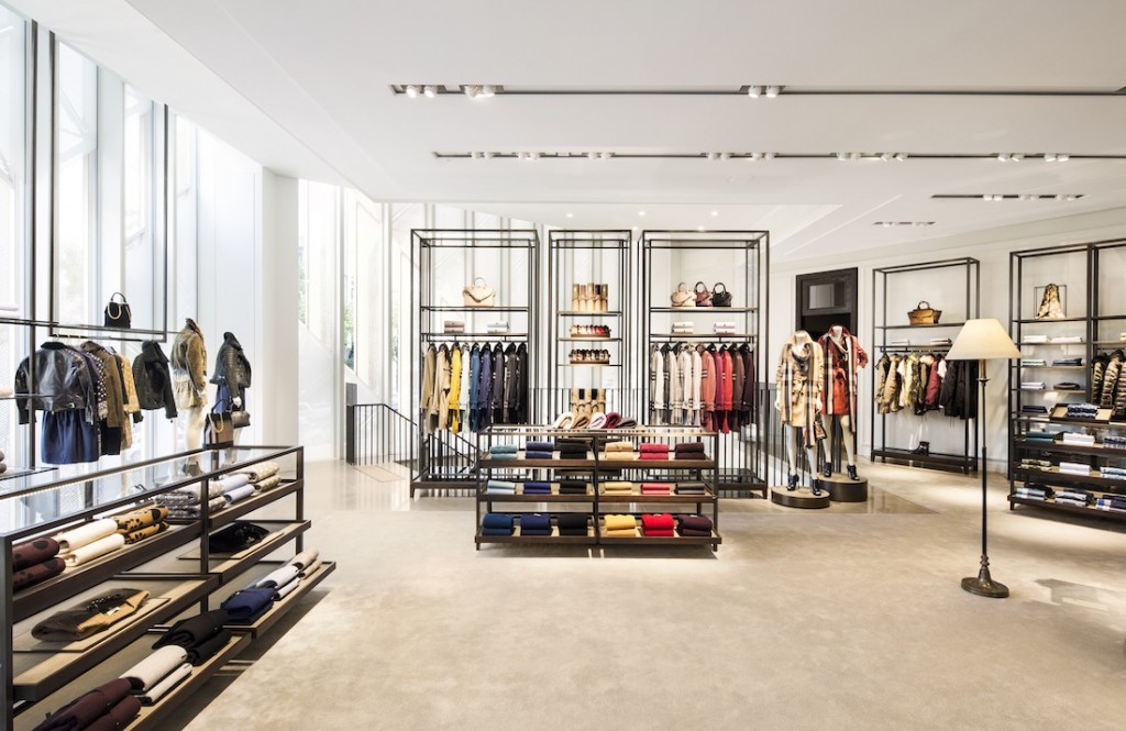 BURBERRY-2015_STORE_IMAGES_KOREA_SEOUL_RGB_CROPPED_14