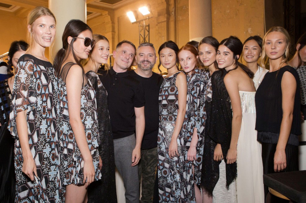 Talbot+Runhof+Spring+2016+Backstage+dYP4rCS_Cobx