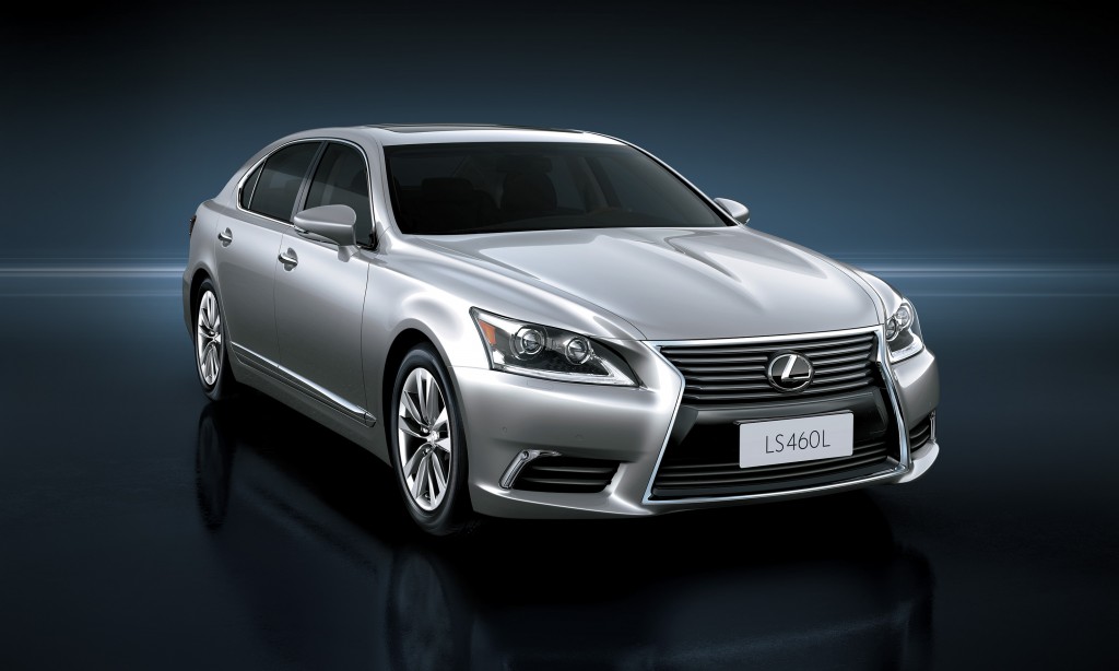 LEXUS LS460L 2015 – Thiết lập tiêu chuẩn về sự sang trọng và chất lượng đỉnh cao của dòng xe sedan cao cấp.