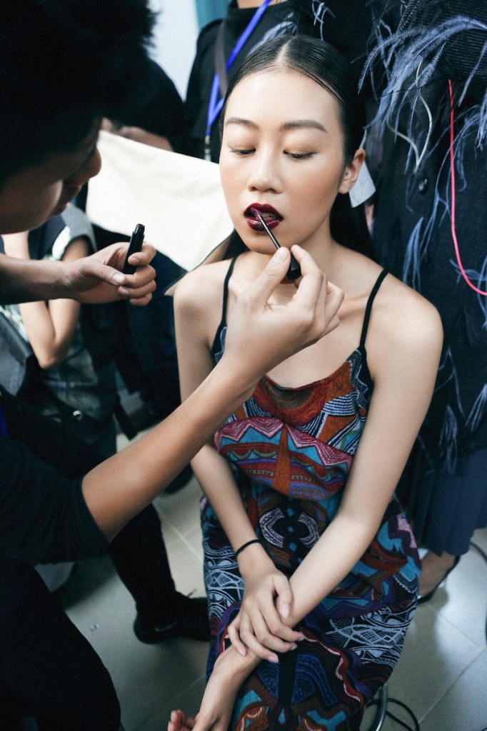 HAU-TRUONG-MAKE-UP-VIETNAM-DESIGNER-FASHION-WEEK-2016-2L9A1289