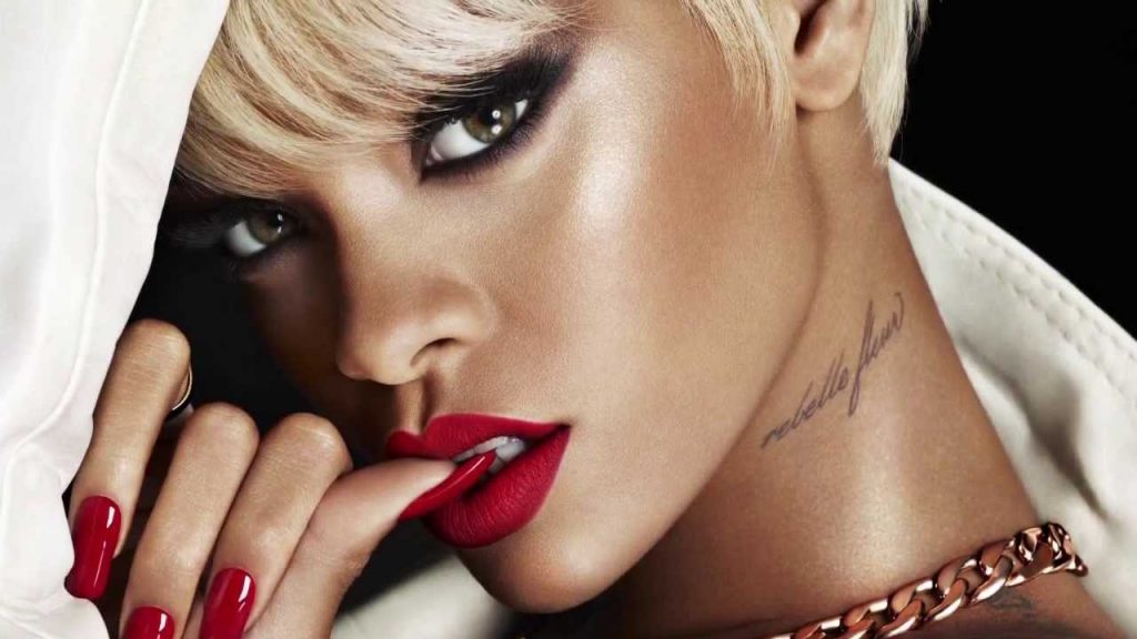 Trước đây, Rihanna đã từng hợp tác với Mac.