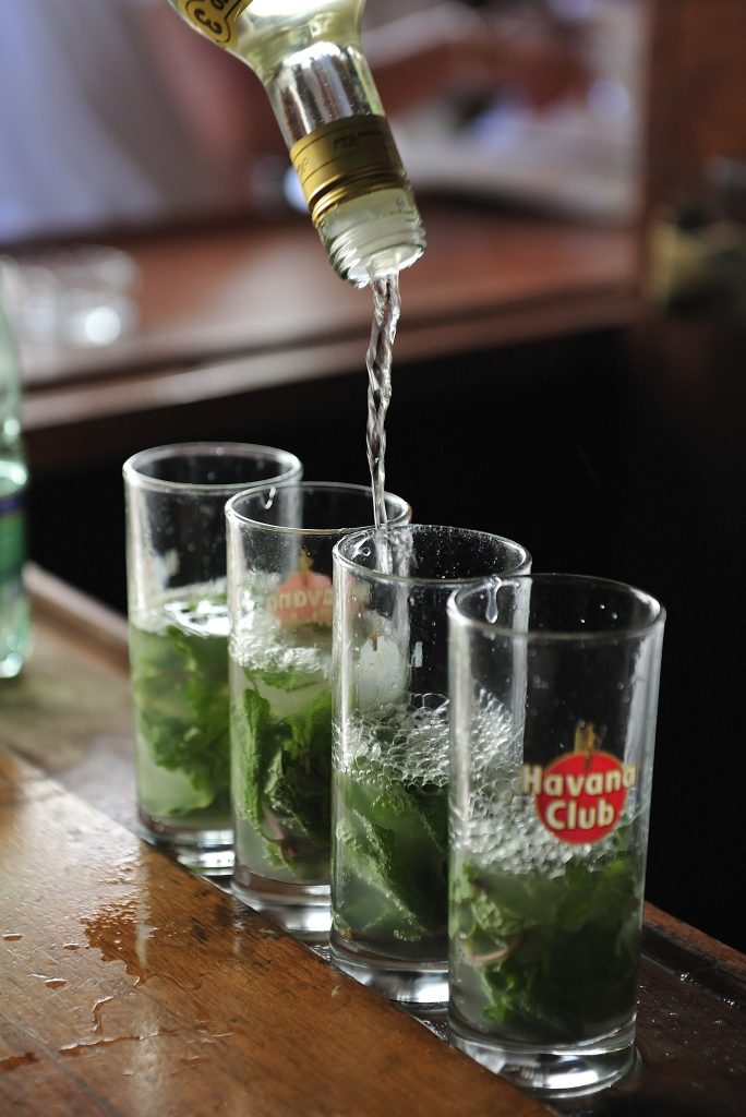 Mojito là thức uống truyền thống mà bạn nhất định phải thử khi đến với Cuba