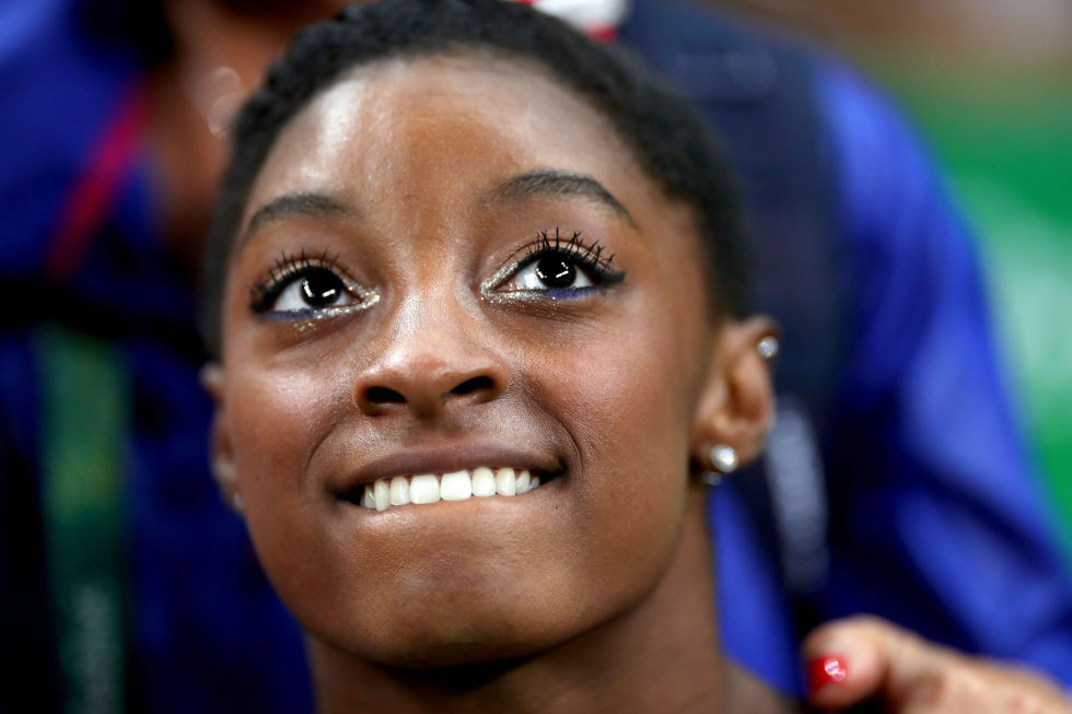 hbz-best-olympic-beauty-simone-biles-makeup-getty