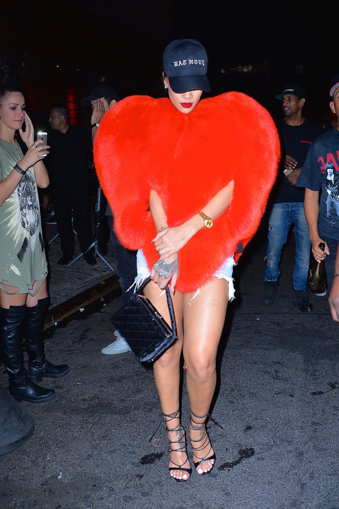 Rihanna-Wears-Saint-Laurent-Heart-Shaped-Fur-Coat (1)