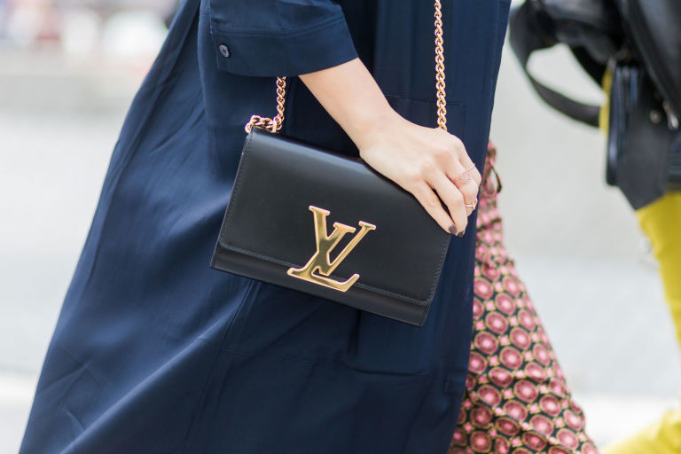 gallery-1475663002-louis-vuitton-bag