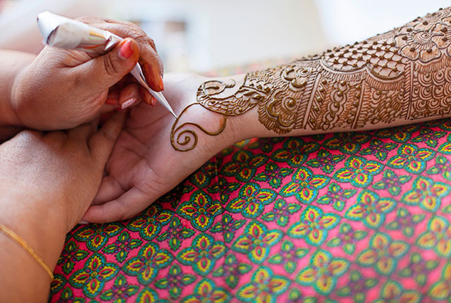 Cách vẽ henna đơn giản để thể hiện trong thời tiết ấm áp hướng dẫn vẽ hình  xăm henna đẹp