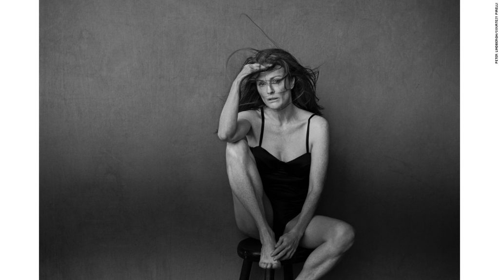 161129120253-pirelli-2017-julianne-moore-super-169