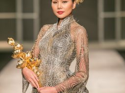 Siêu mẫu Thanh Hằng khẳng định đẳng cấp khi làm vedette hai show tại đêm mở màn VIFW Thu Đông 2016