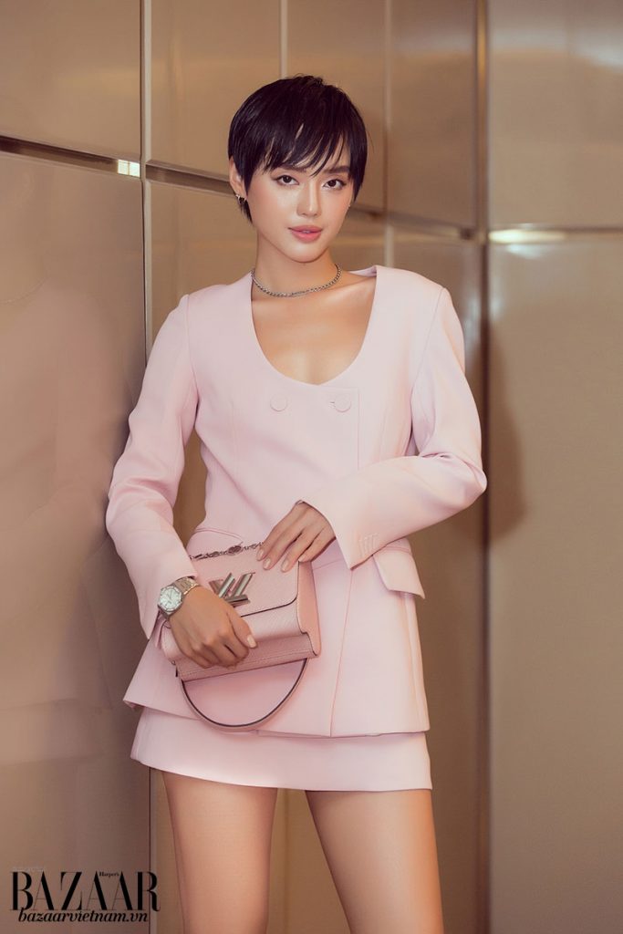 Cô em Trendy Khánh Linh: "Tôi sợ già lắm!" | Harper's Bazaar Việt Nam