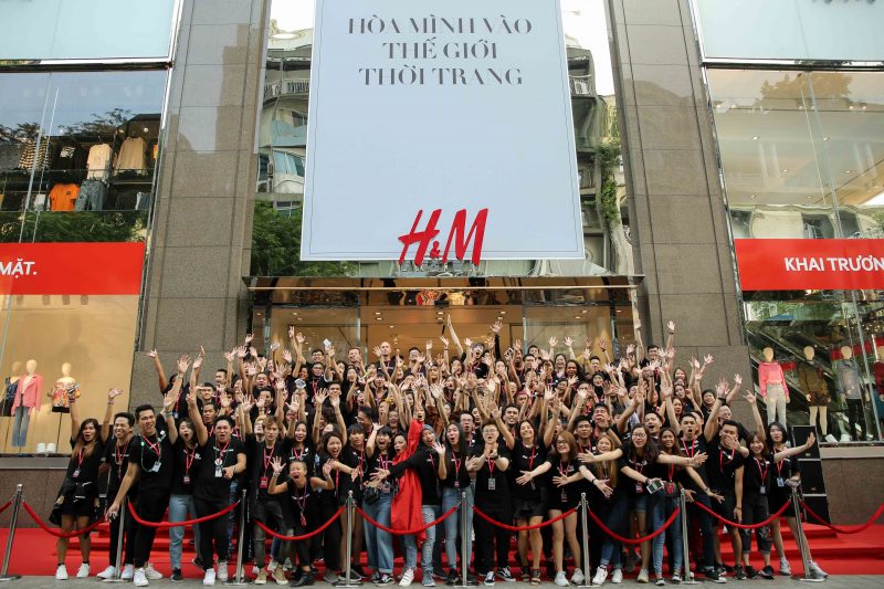 h&m chinh thuc khai truong 04