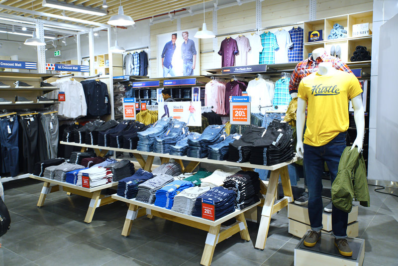 Old Navy khai trương cửa hàng tại Crescent Mall 1