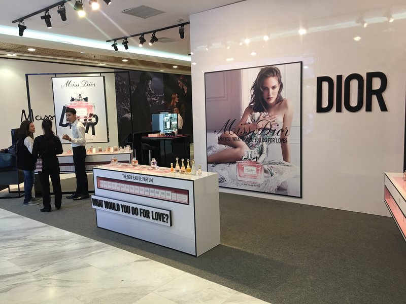 popup store cua dior 03