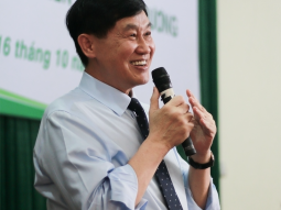 Doanh nhân Johnathan Hạnh Nguyễn truyền cảm hứng cho giới trẻ