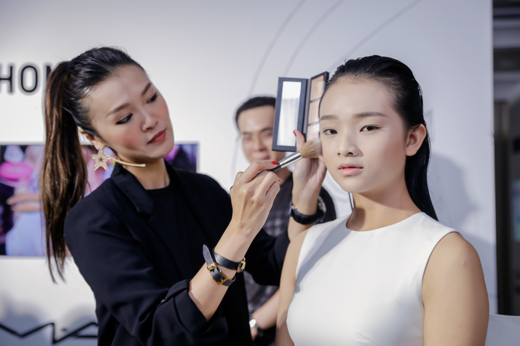 20180326 xu hướng makeup xuân hè 2018 02