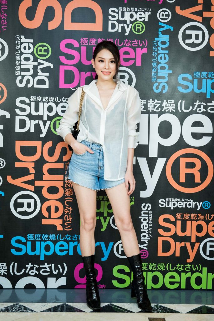 20182404-thuong-hieu-superdry-01