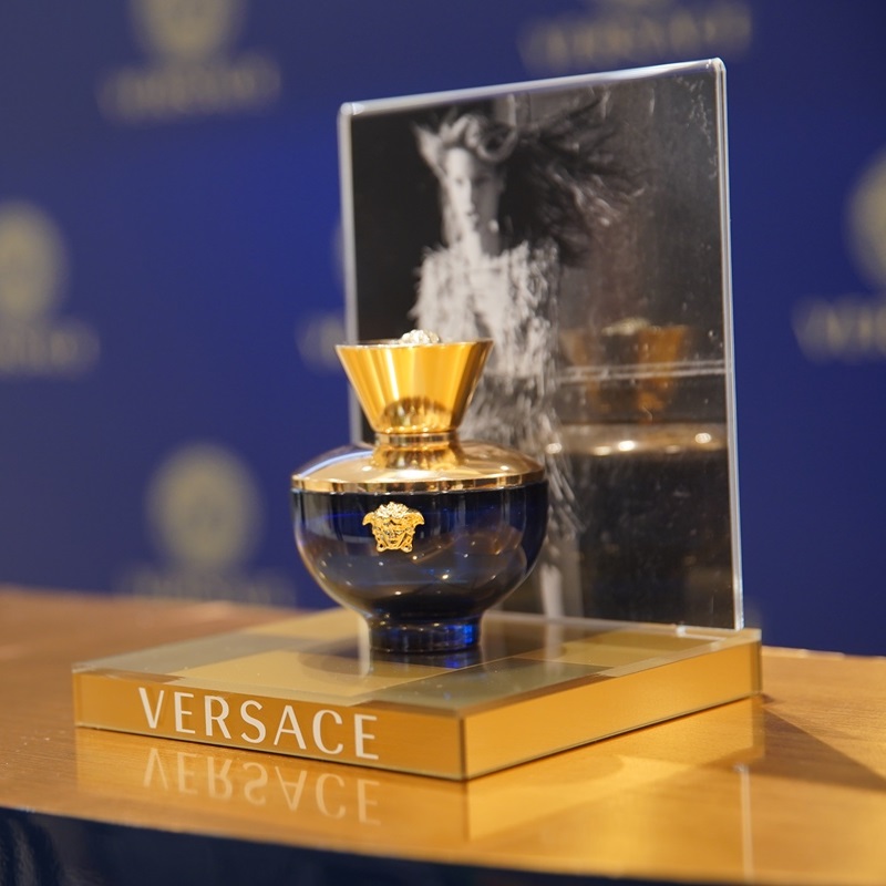 Versace Pour Femme Dylan Blue – kiệt tác mùi hương dành cho các nữ thần của Versace cập nhật 2022