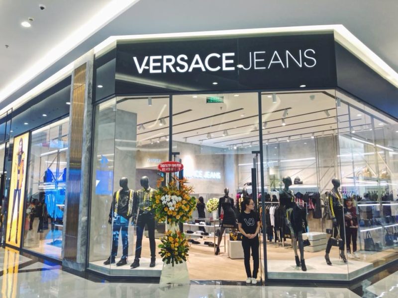 Versace jeans landmark 81-01