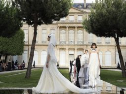 Bộ sưu tập haute couture Givenchy 2018 của Clare Waight Keller