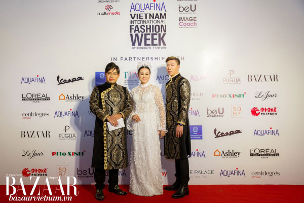 Nhà thiết kế Lê Long Dũng tại báo Aquafina Vietnam International Fashion Week Xuân Hè 2019