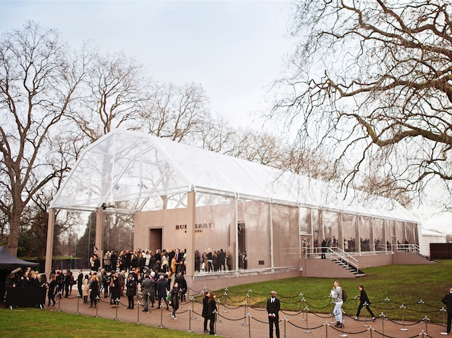 Burberry dựng sân khấu riêng tại Kensington Gardens
