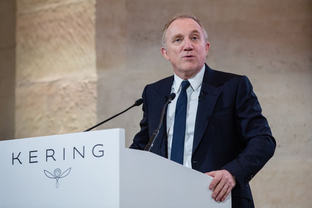 Ông François-Henri Pinault, CEO tập đoàn Kering, phát biểu tại buổi họp