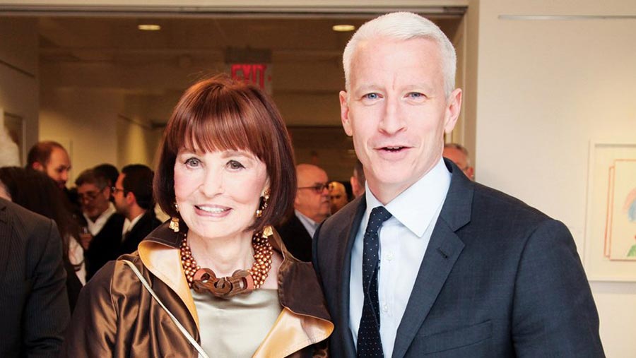 Gloria Vanderbilt và con trai Anderson Cooper. Ông thừa hưởng nét đẹp của mẹ và sự hấp dẫn của bố, Wyatt Cooper.