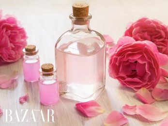Chọn mua và sử dụng nước hoa hồng sao cho đúng? | Harper's Bazaar
