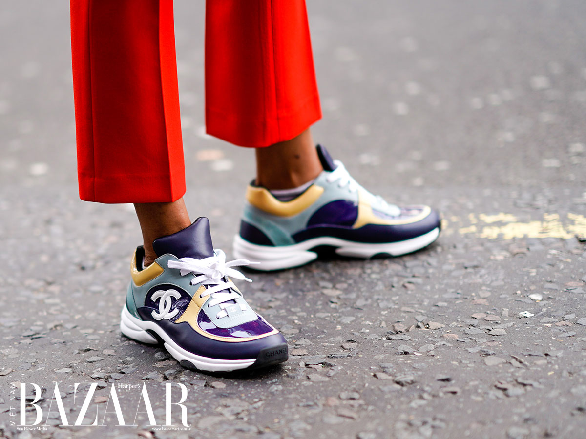 6 mẫu giày thể thao Chanel chẳng giống gì với ADN của nhà mốt  Harpers  Bazaar