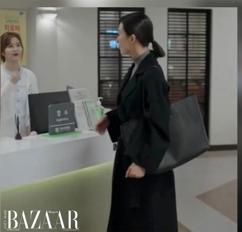 Bộ sưu tập phụ kiện đắt đỏ của Kim Hee Ae trong Thế giới hôn nhân 5