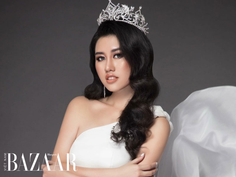 Emily Hồng Nhung: Tôi mạnh mẽ hơn bề ngoài nữ tính | Harper's Bazaar