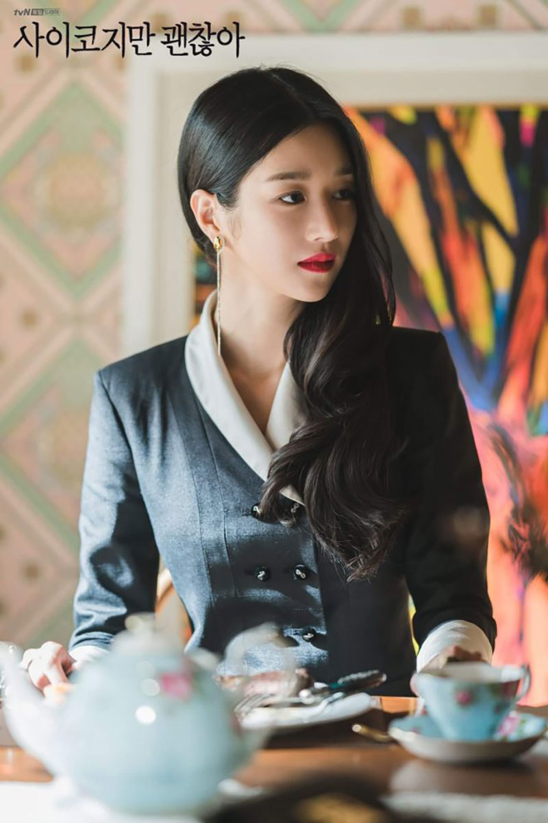Nữ trang vàng của Seo Ye Ji: Hoa tai dáng dài