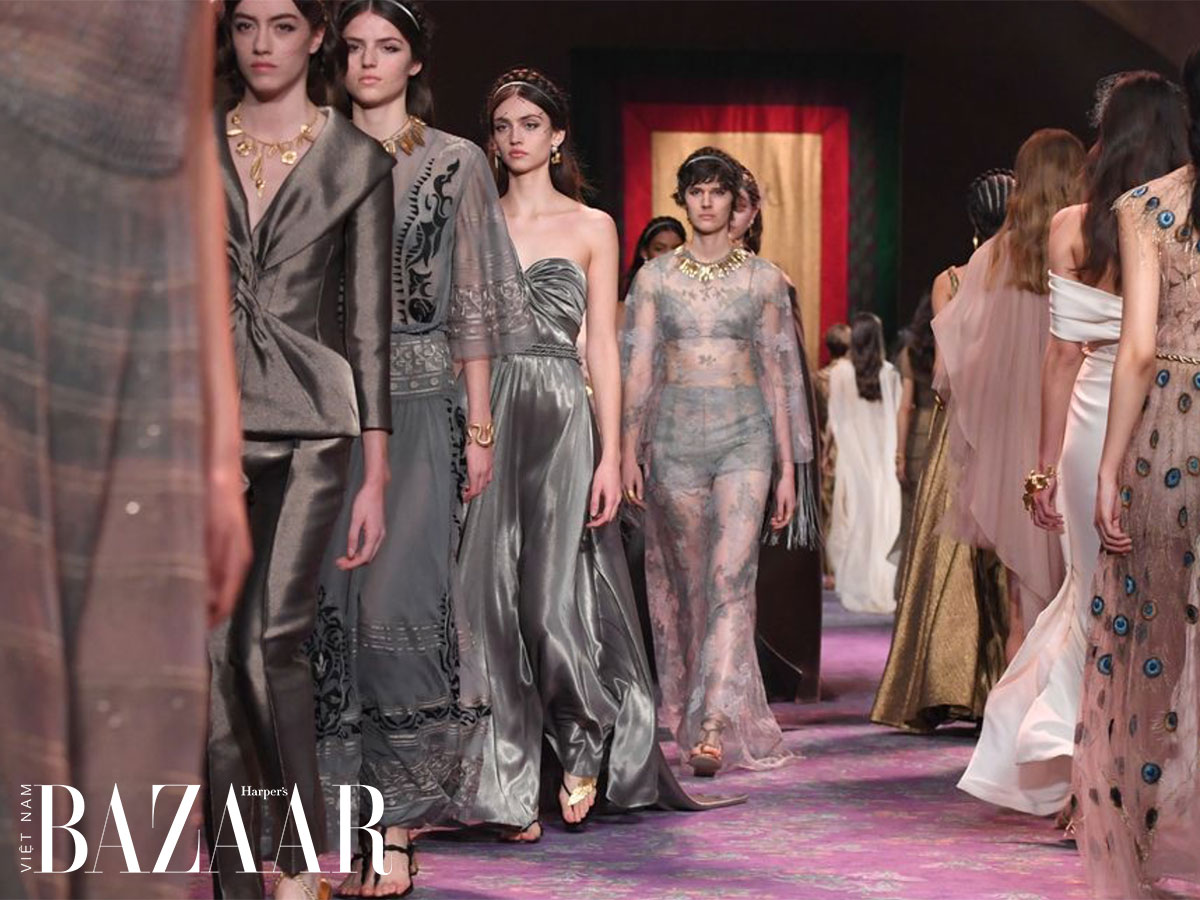 Sắc trắng ngập tràn trong BST xuân cao cấp 2014 của Dior  Thời trang Sao