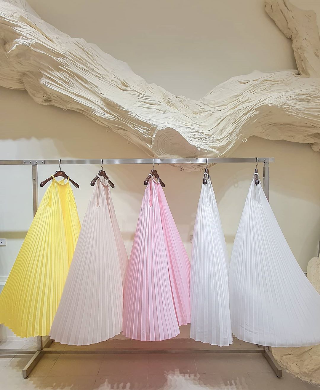 Đầm Valenciani Resort 2020: Pastel