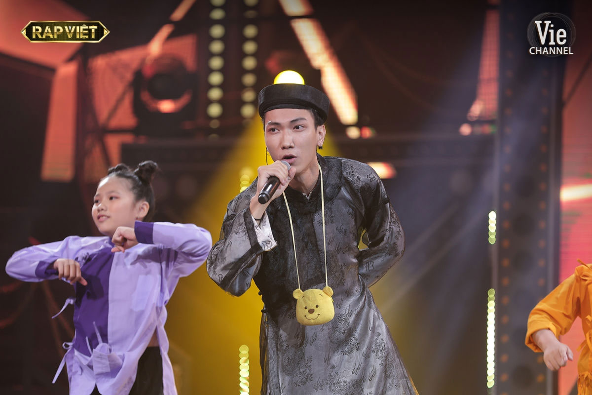 Những lần các thí sinh Rap Việt tôn vinh thời trang Việt trên sân khấu 2