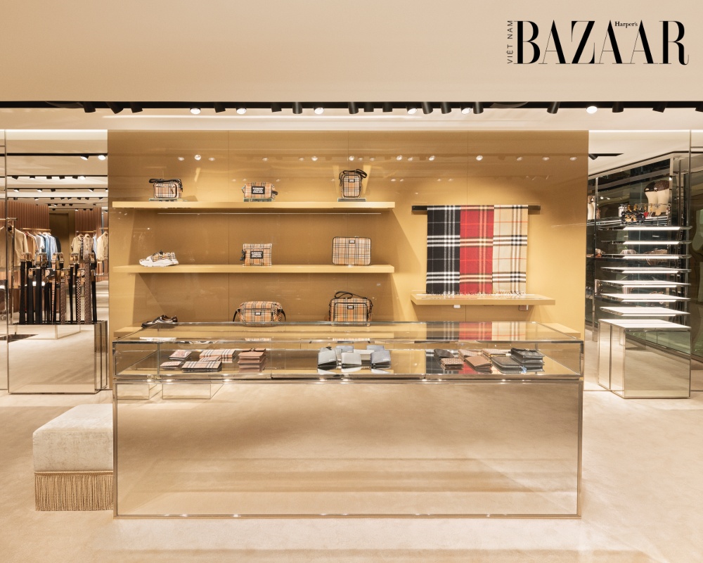Burberry tái thiết kế cửa hàng Hà Nội theo tầm nhìn Riccardo Tisci
