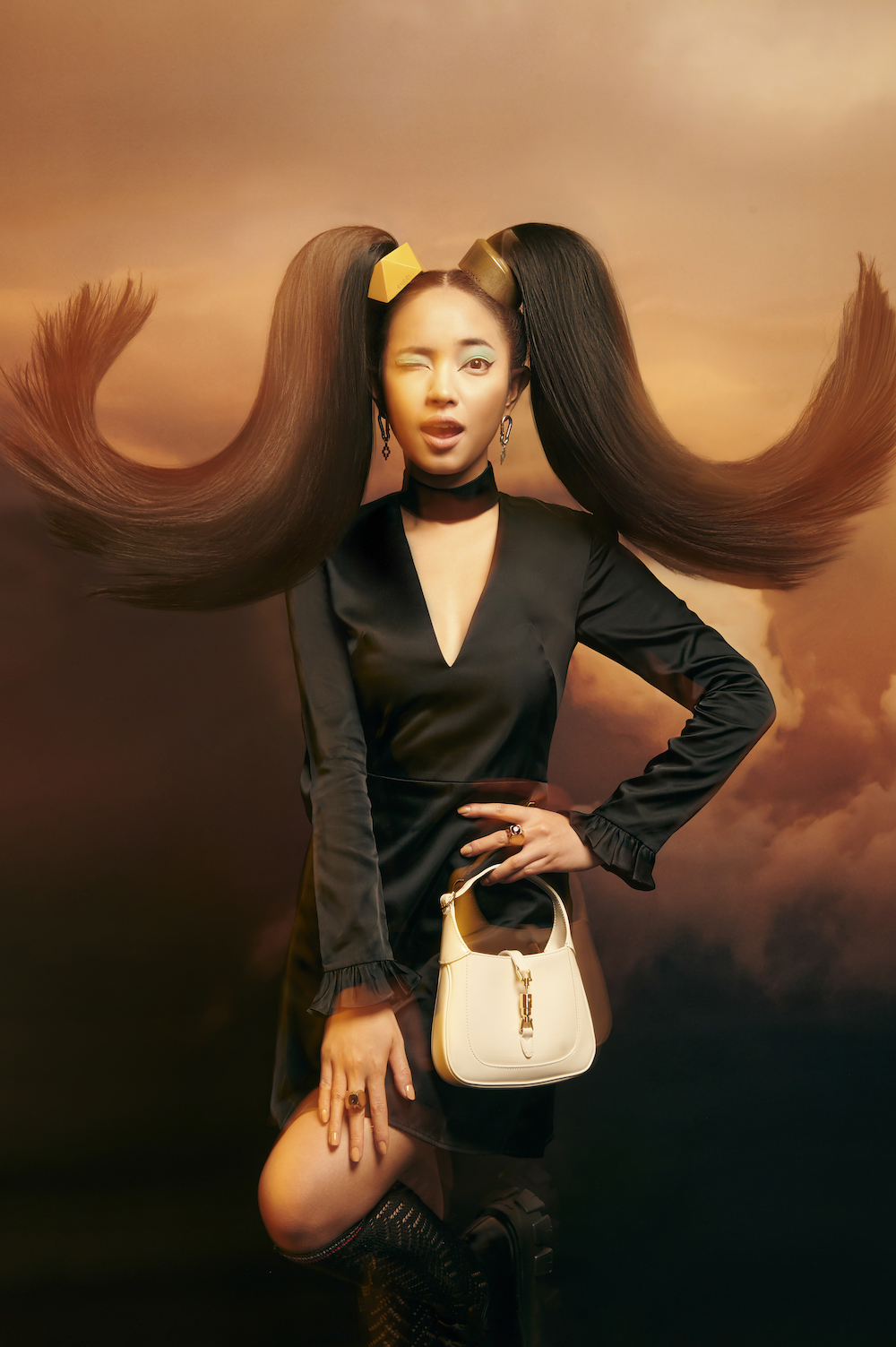 Châu Bùi biến hoá với trang phục Gucci Pre-Fall 2020 và mẫu túi Gucci Jackie 1961 mini xinh xắn