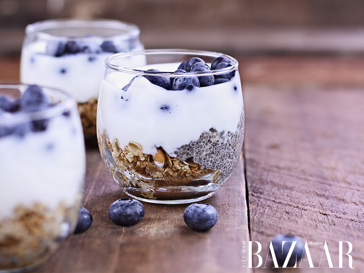 sua chua uong kefir yogurt hat chia seed blueberry yen mach oat - 6 cách ăn sữa chua không đường để giảm cân hiệu quả