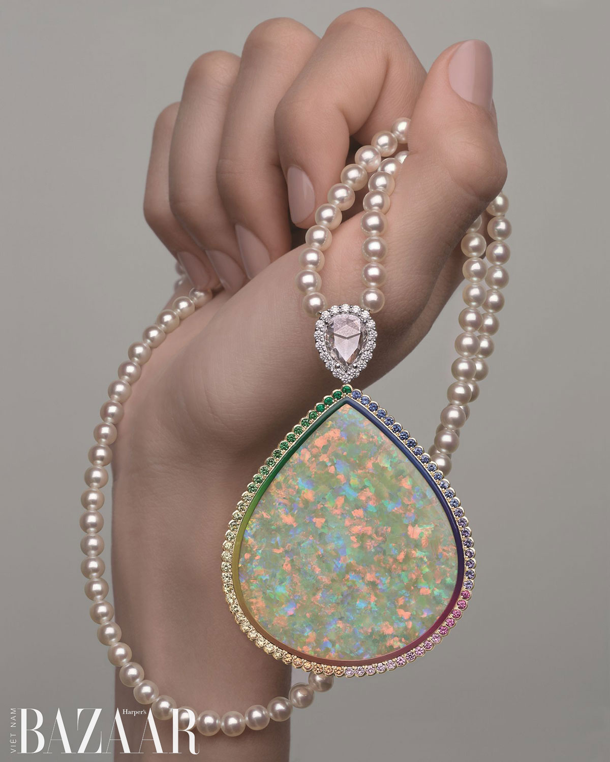 Opal trong bộ sưu tập trang sức cao cấp Dior Haute Joaillerie Dior et moi