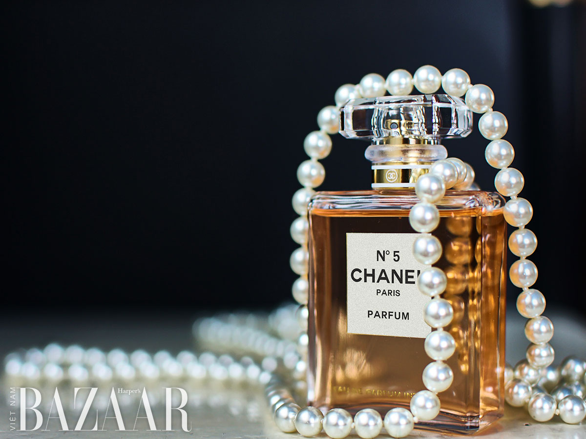 Những thăng trầm trong lịch sử thương hiệu Chanel  Harpers Bazaar